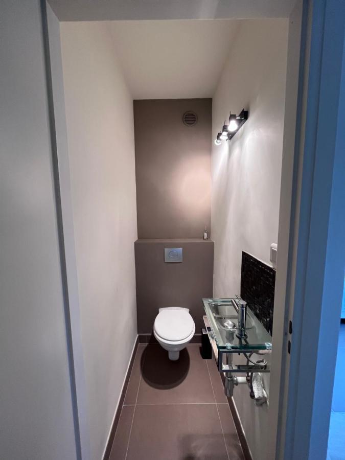 Appartement Avec Terrasse, Vue Jardin Et Piscine 昂蒂布 外观 照片